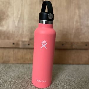 21oz HydroFlask in shade Hibiscus